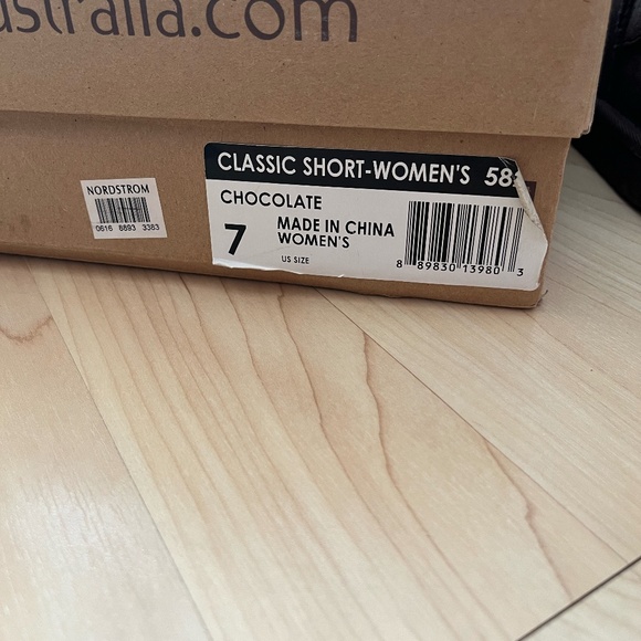Ugg Classic Short Boots - Picture 5 of 5